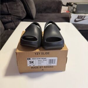 Adidas Yeezy Slide Infant Dark Gray